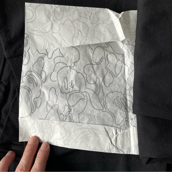 Host Pick ⭐️(B)APETAVERSE Exclusive NFT Shirt (L) - Picture 8 of 13